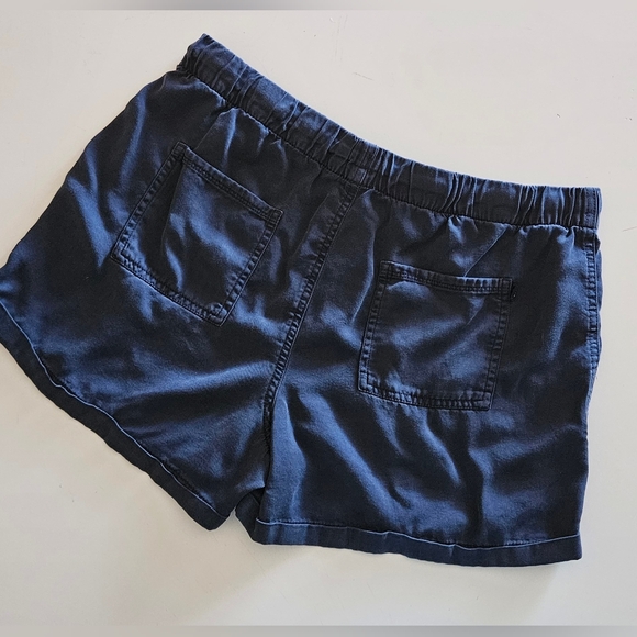 🌺Gap Royal-Blue Cuffed Shorts - Picture 2 of 4